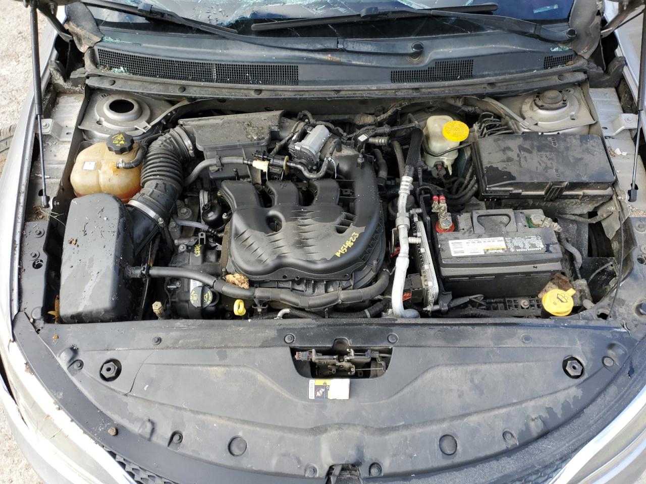 2015 Chrysler 200 - Image 12