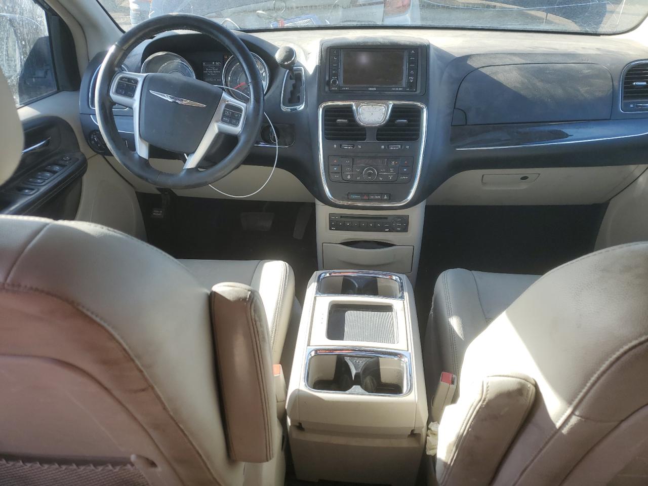 2012 Chrysler Town & Country - Image 8