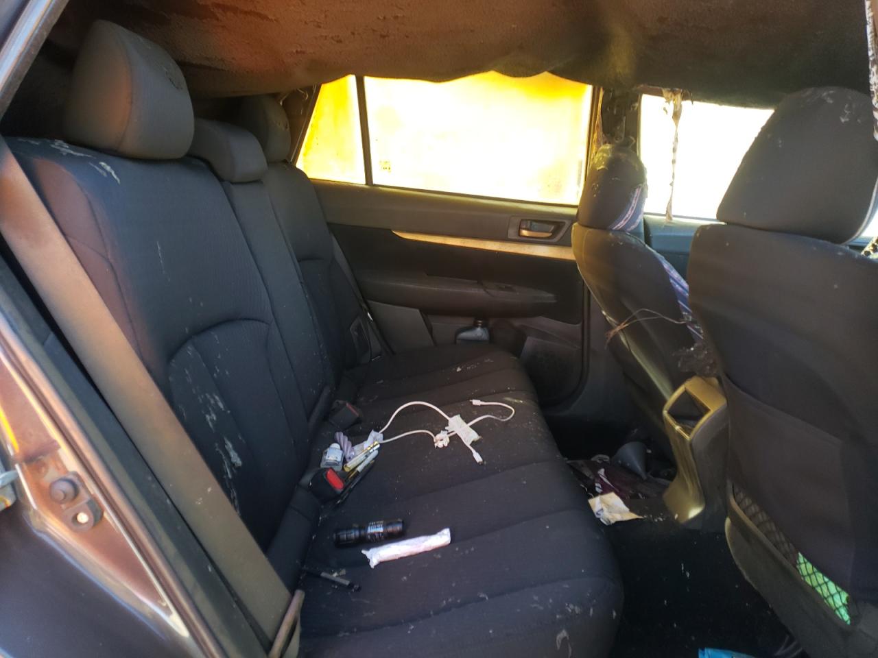 2010 Subaru Outback - Image 11