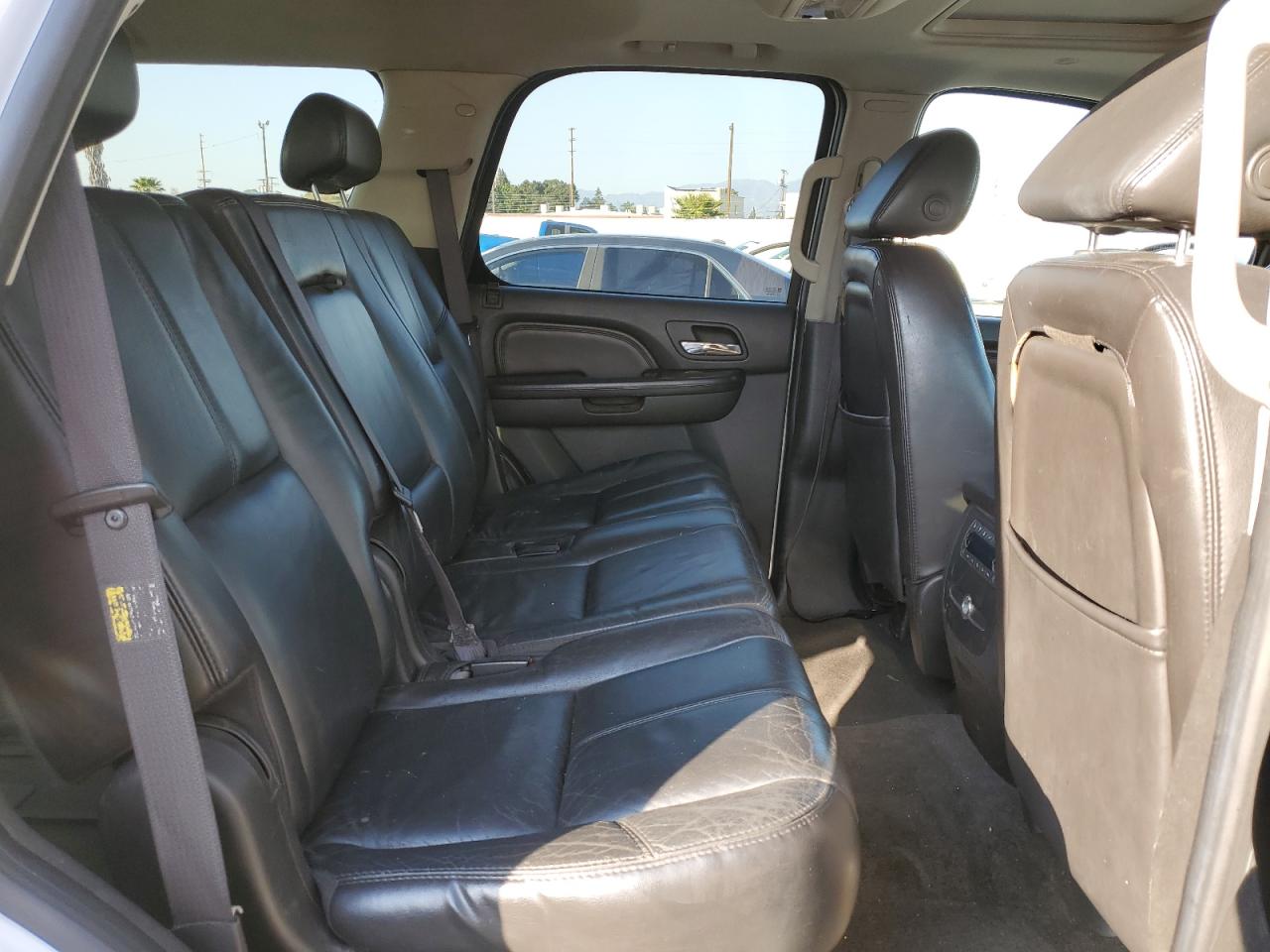 2007 GMC Yukon - Image 12