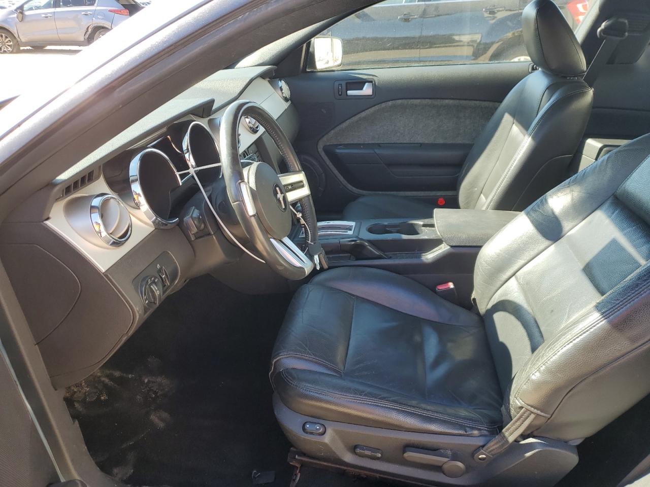 2006 Ford Mustang - Image 7