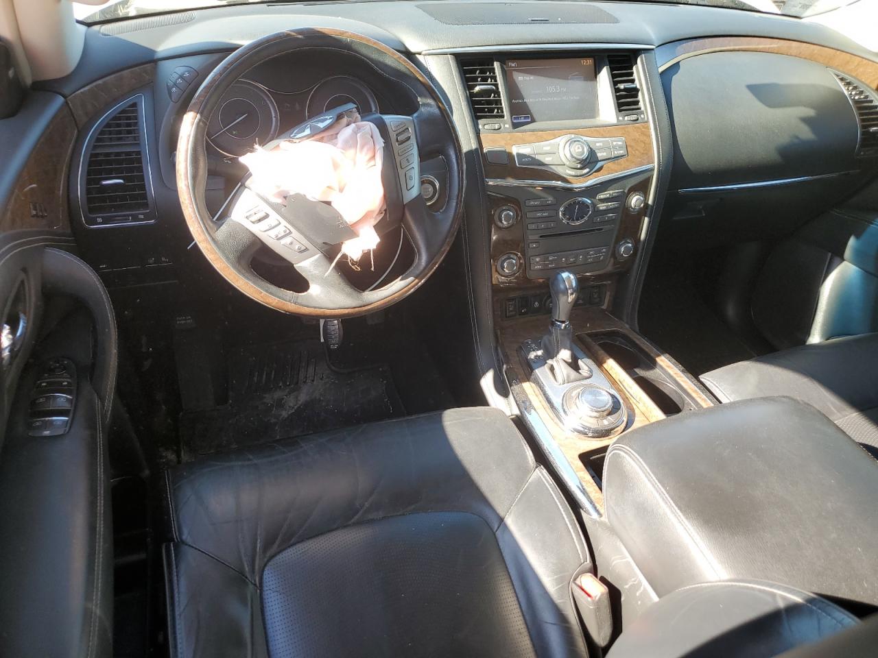 2017 Infiniti QX80 - Image 8