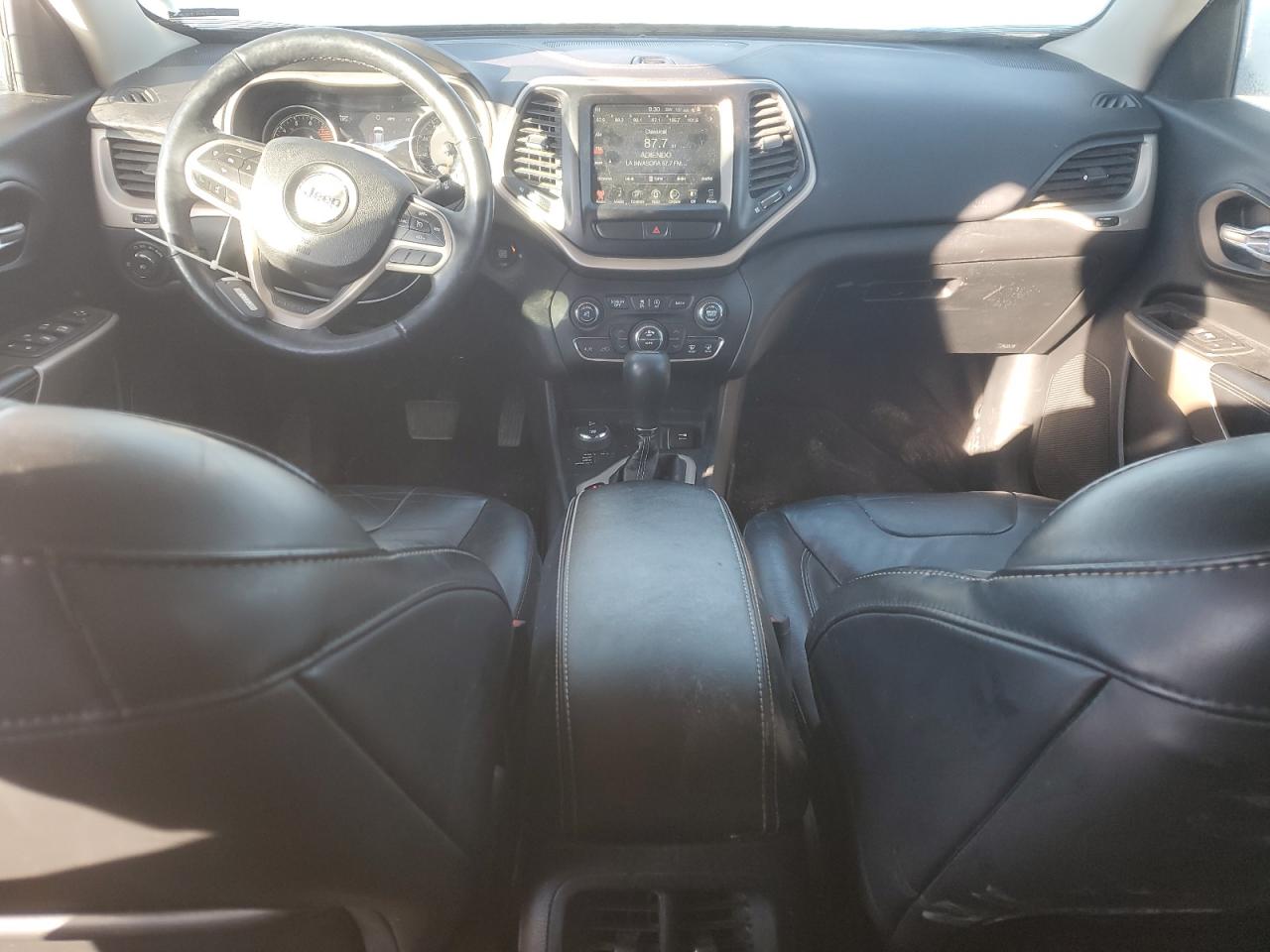 2017 Jeep Grand Cherokee - Image 8