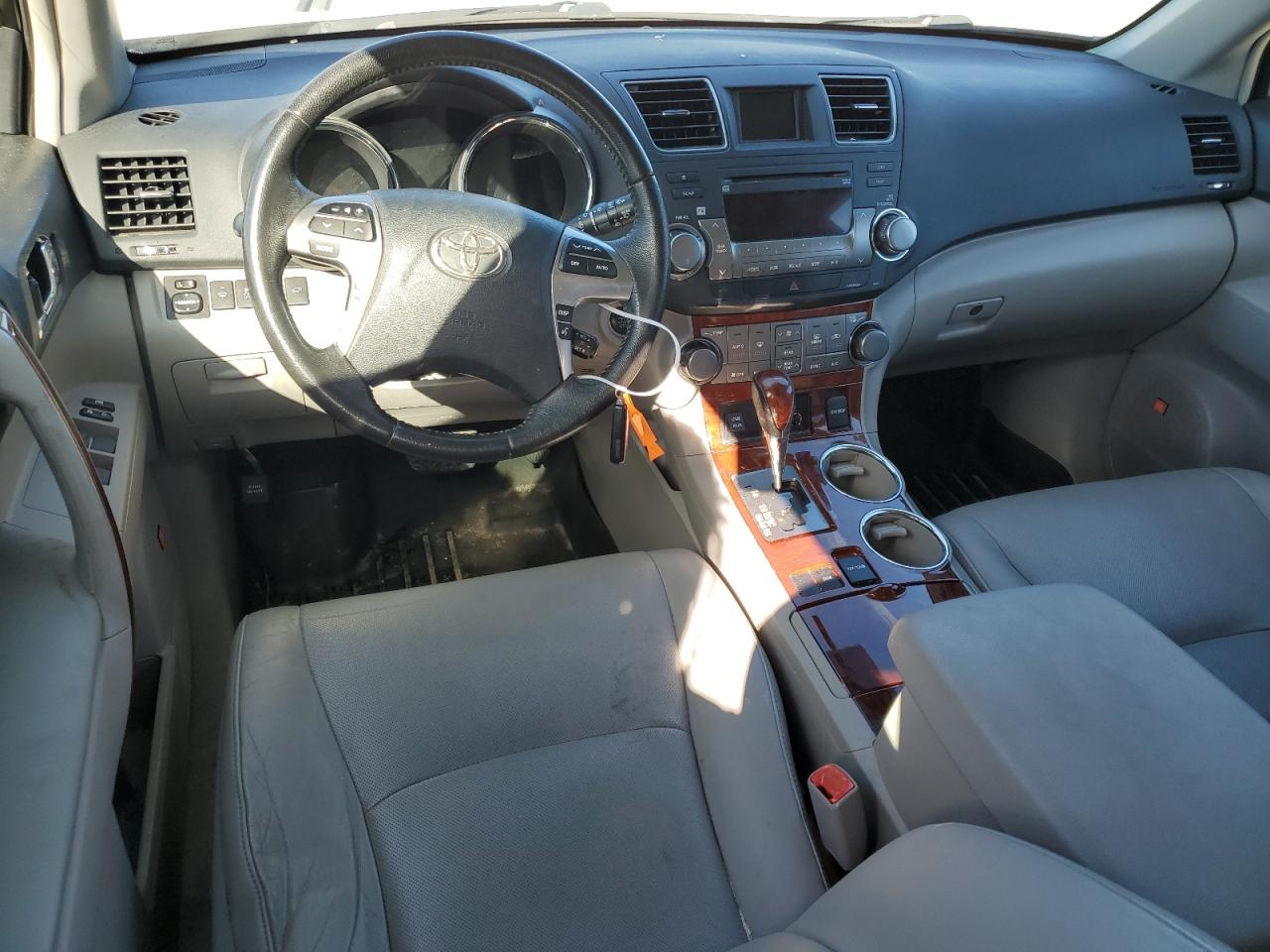 2011 Toyota Highlander - Image 8