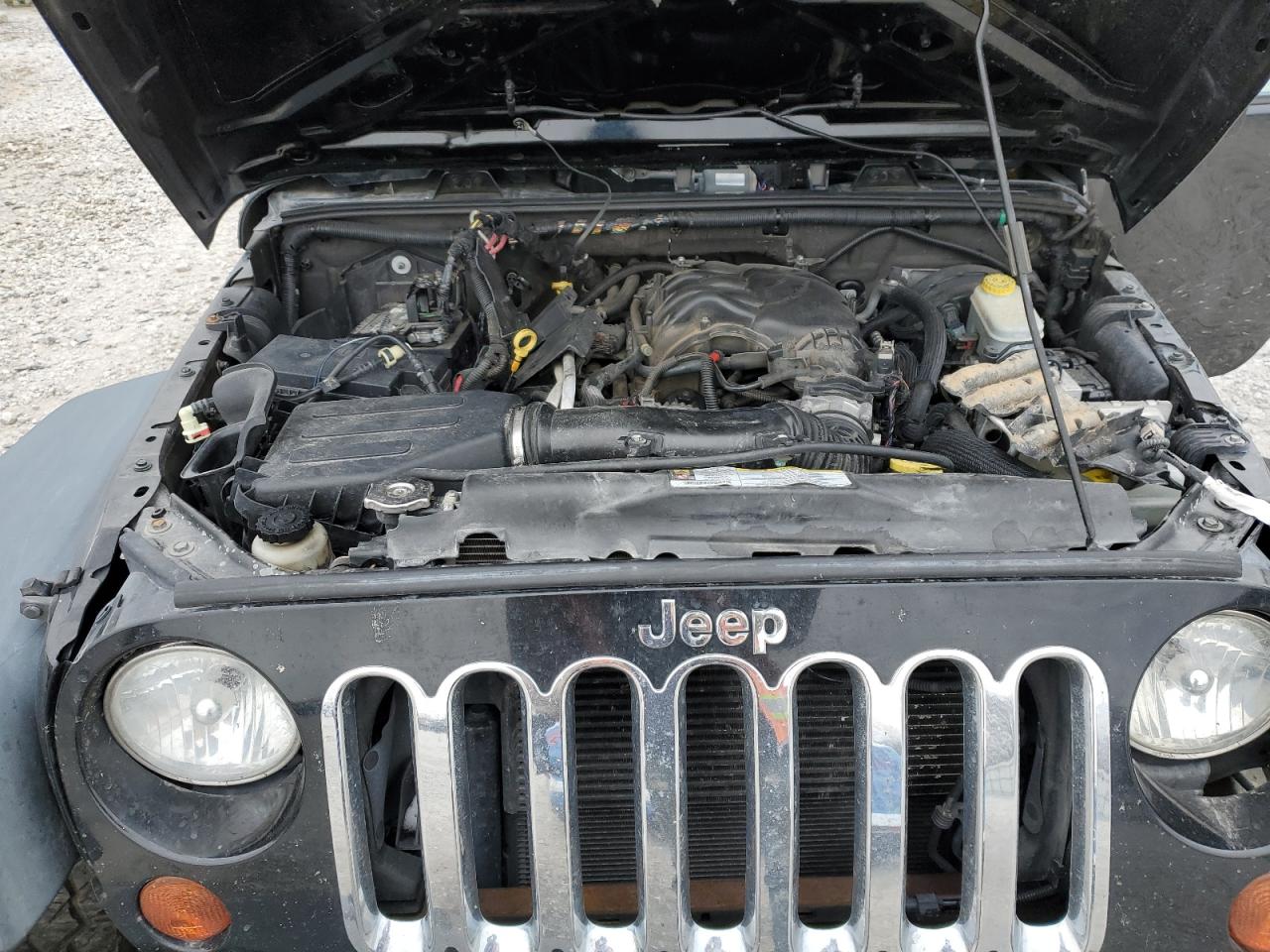 2012 Jeep Wrangler - Image 11