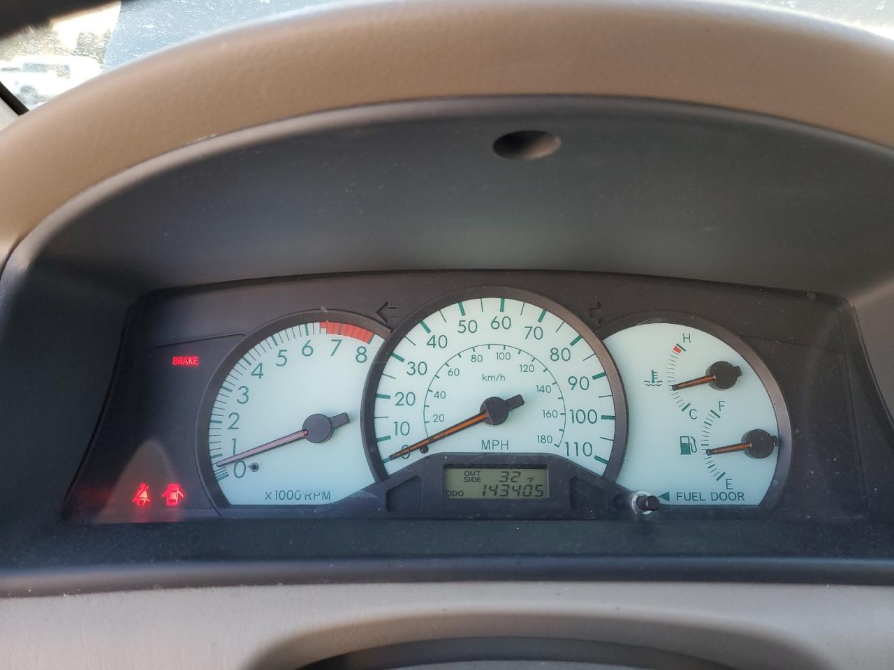 2004 Toyota Corolla - Image 9