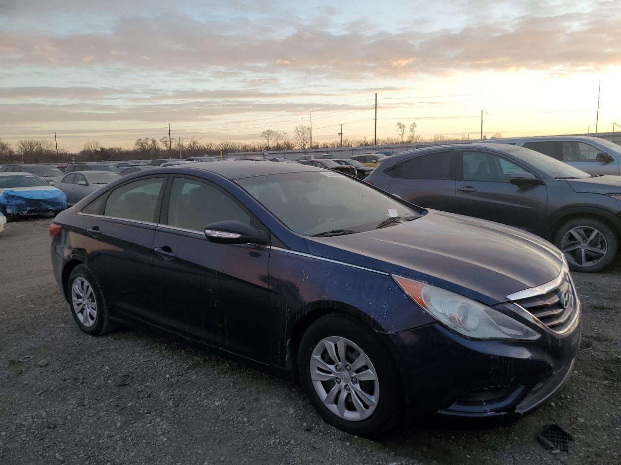 2011 Hyundai Sonata - Image 4