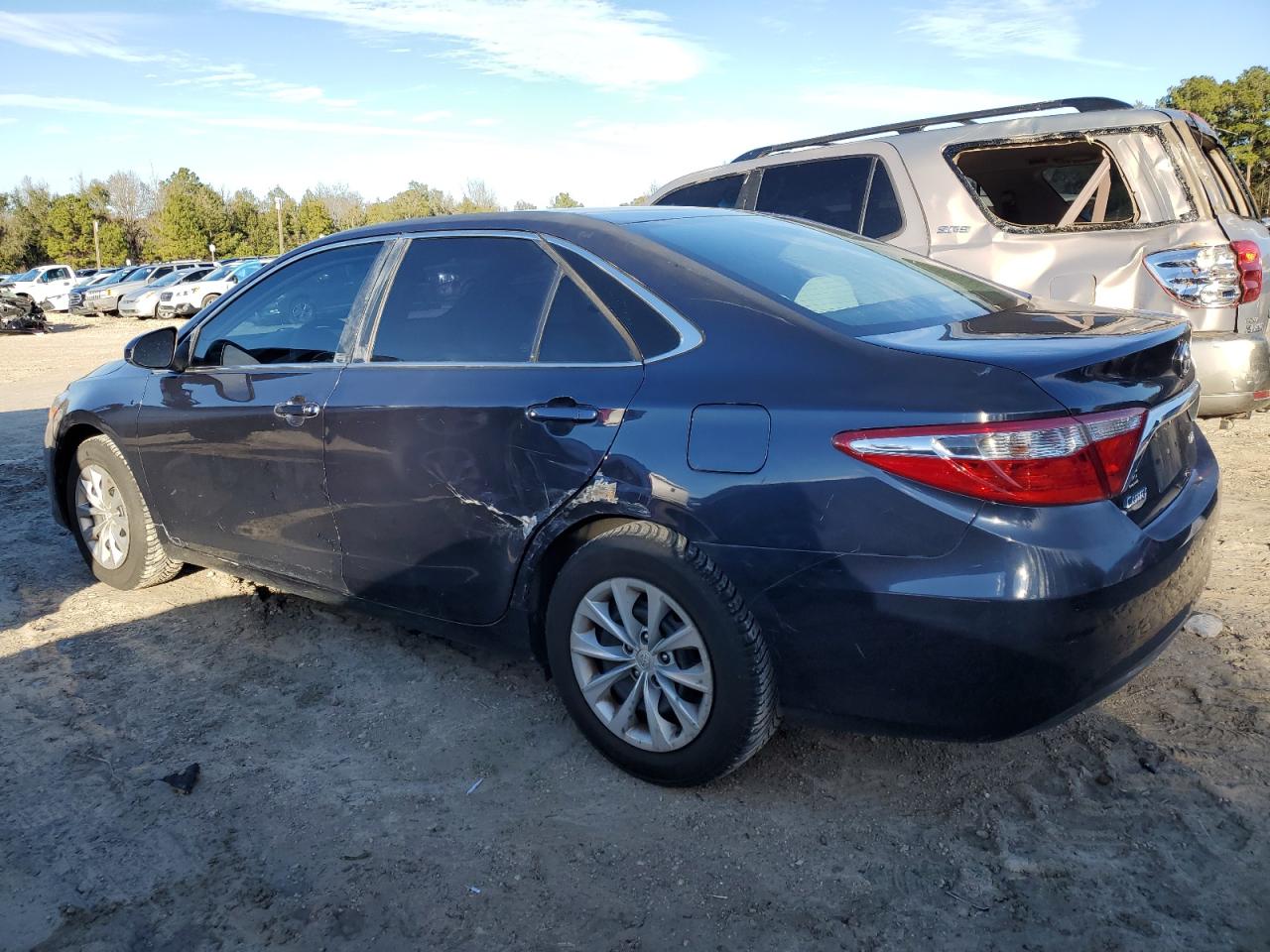 VIN 4T1BF1FK9HU699327 2017 TOYOTA CAMRY no.2