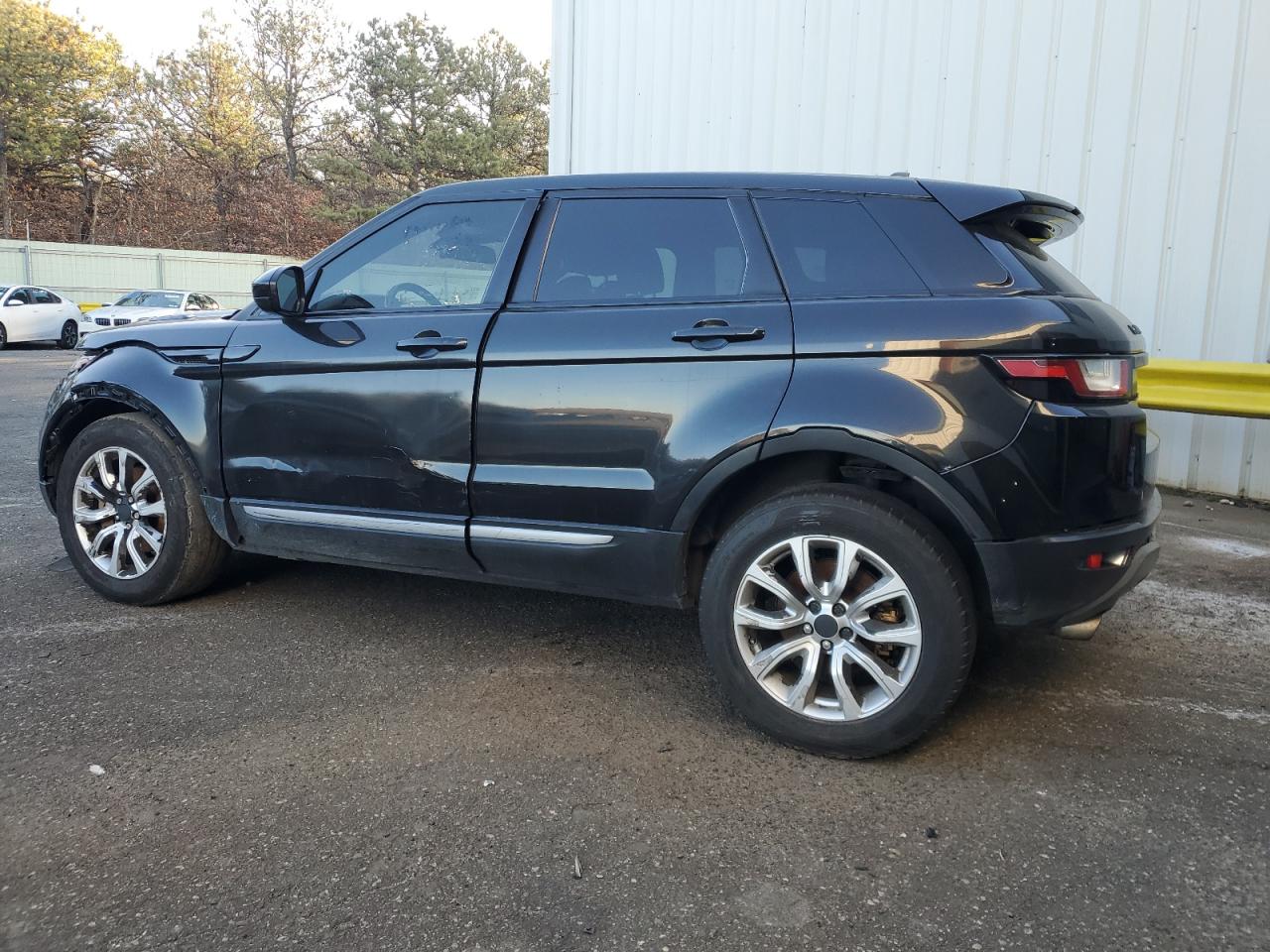 2016 Land Rover Range Rover - Image 2