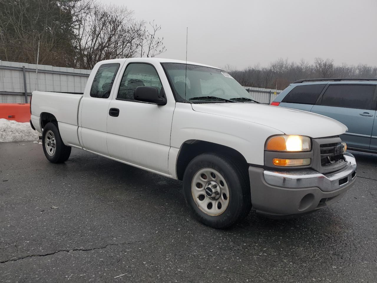 2007 GMC Sierra - Image 4