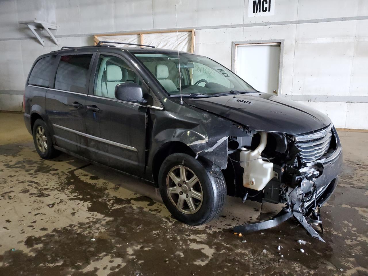 2011 Chrysler Town & Country - Image 4
