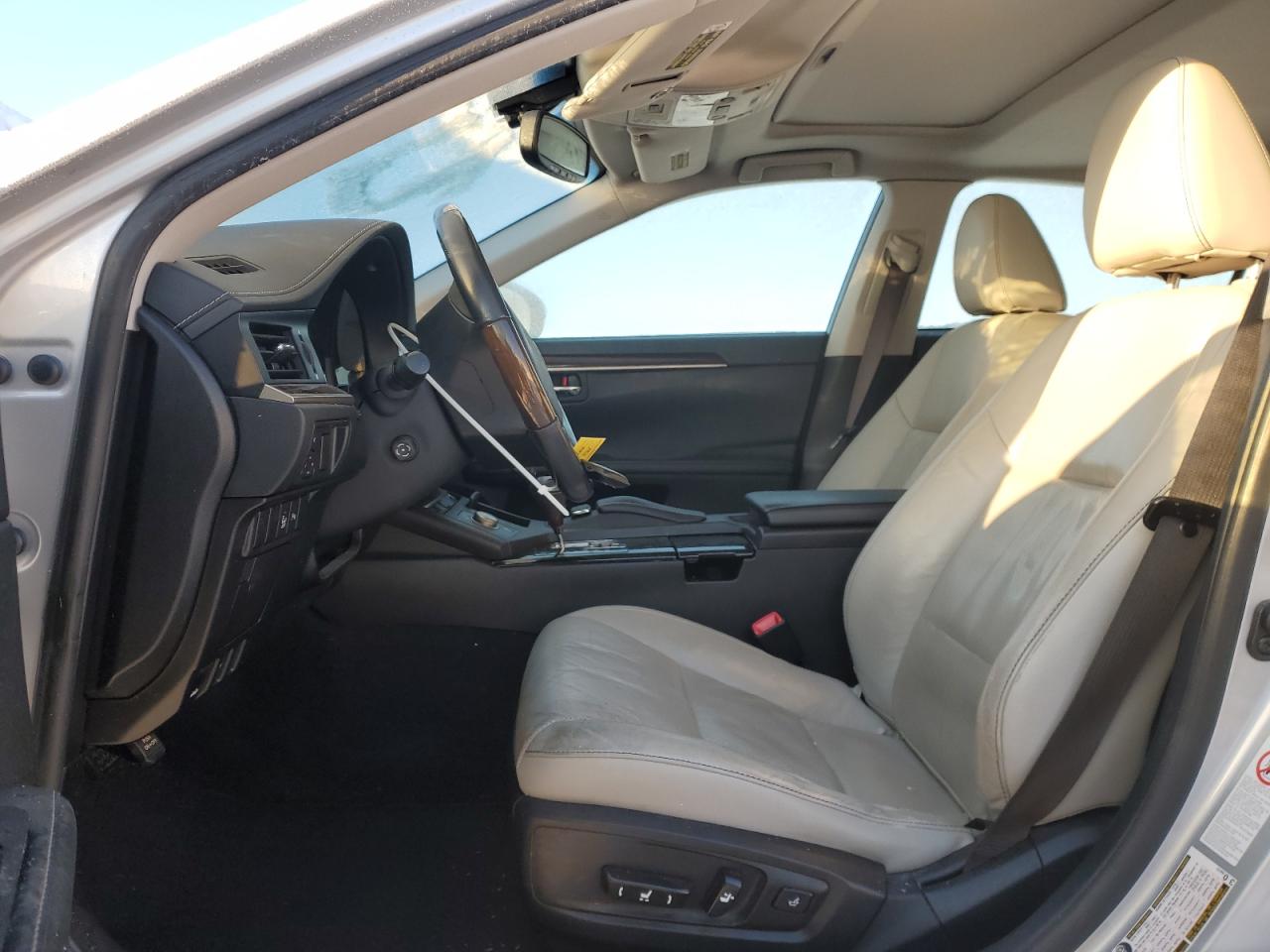 2015 Lexus ES - Image 7