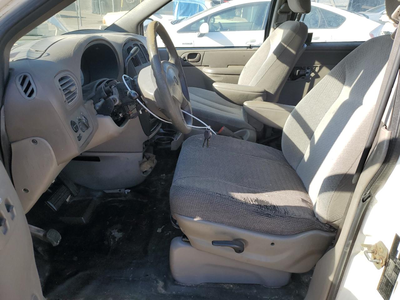2003 Dodge Caravan - Image 7
