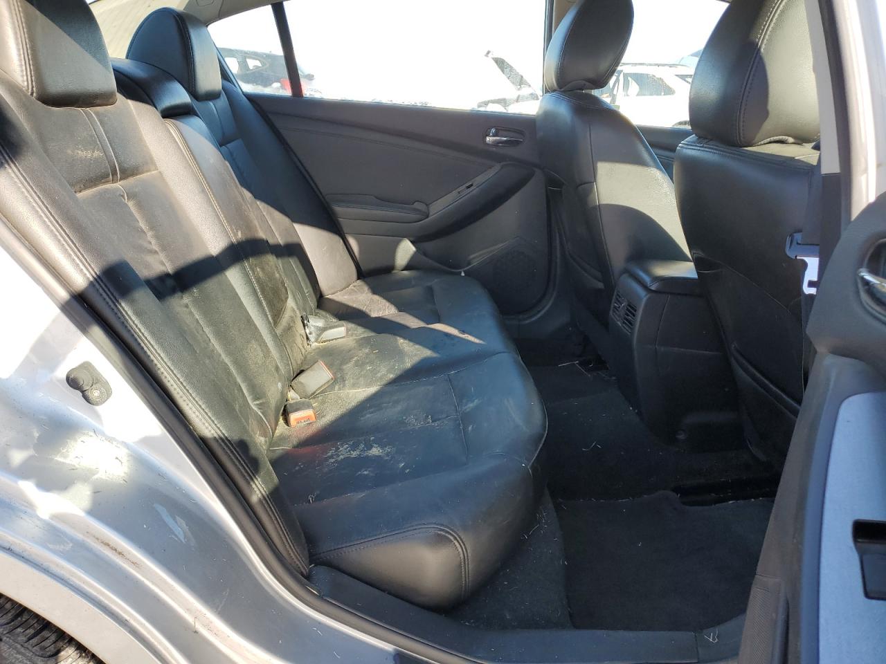 2011 Nissan Altima - Image 10