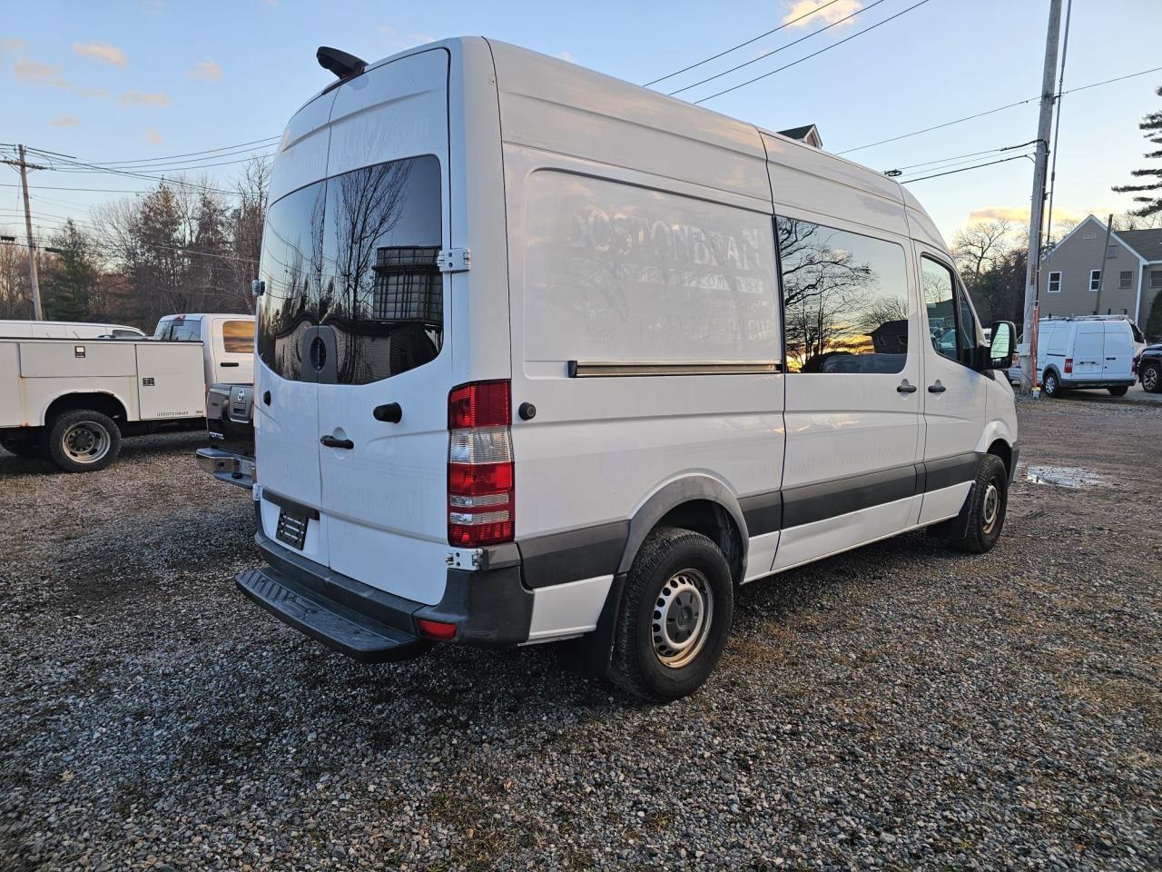 VIN WD3PE7CD6HP527819 2017 MERCEDES-BENZ SPRINTER no.4