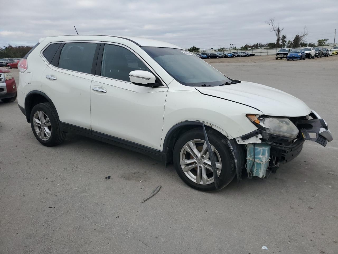 VIN KNMAT2MT2FP573137 2015 NISSAN ROGUE no.4