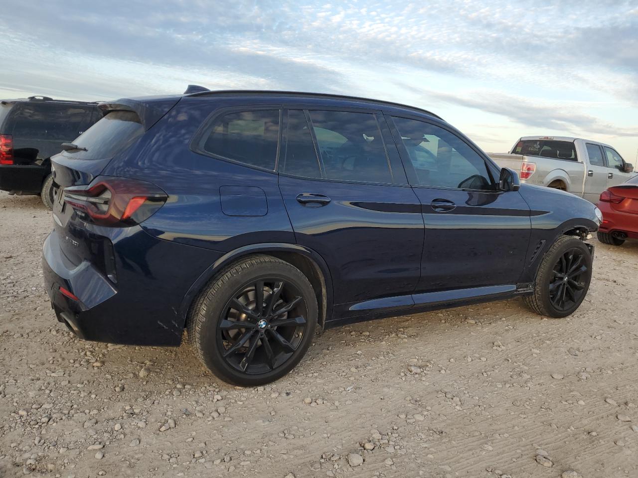 2022 BMW X3 - Image 3