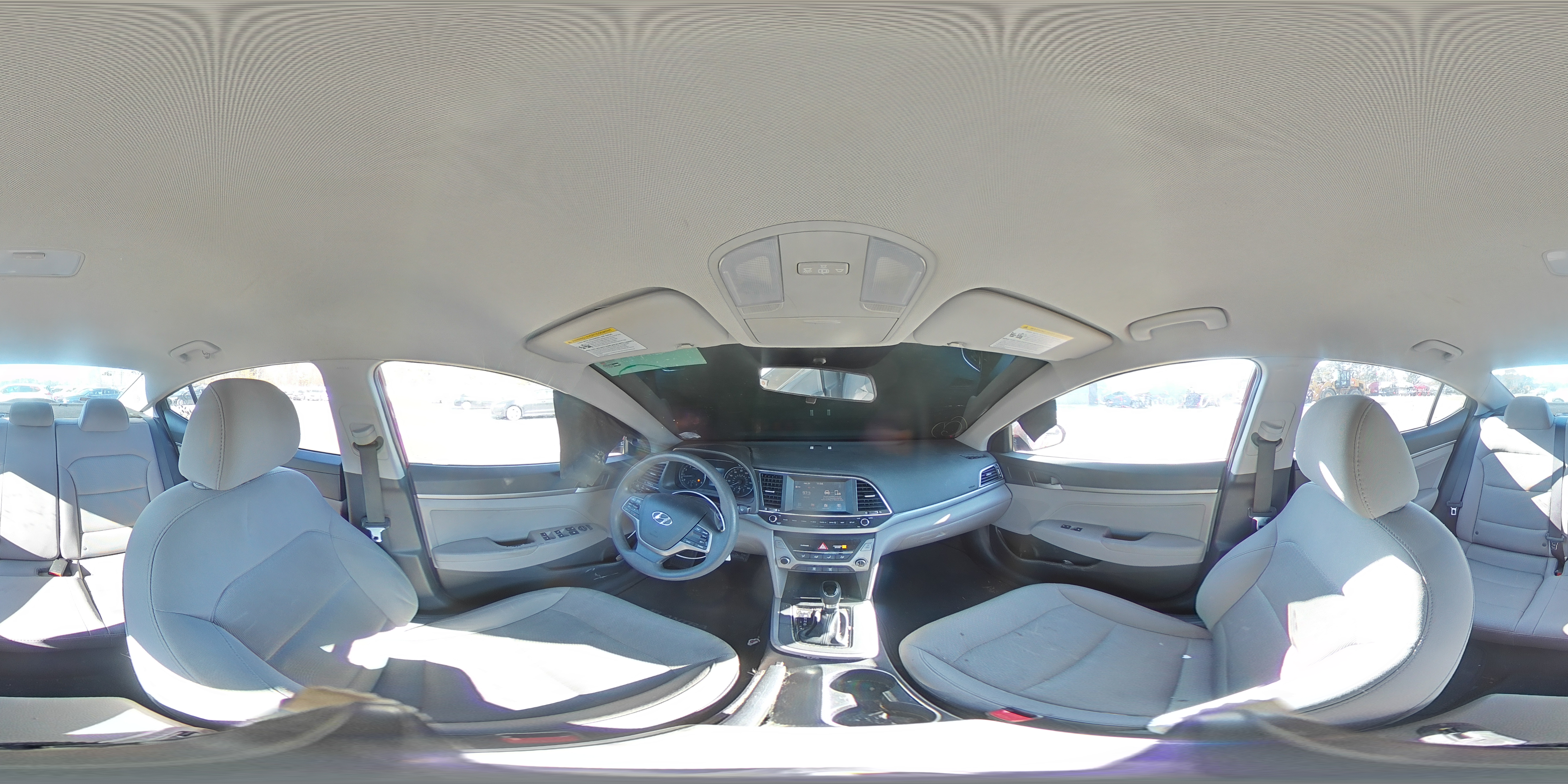 2017 Hyundai Elantra - Image 13