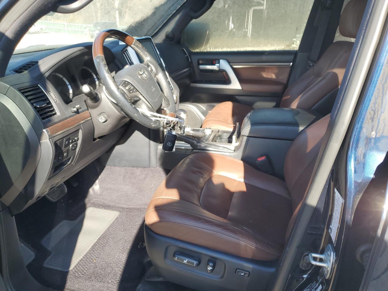 2016 Toyota Land Cruiser - Image 7