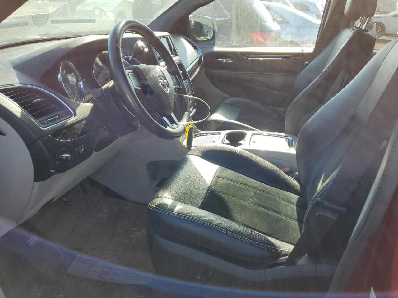 2016 Dodge Caravan - Image 7