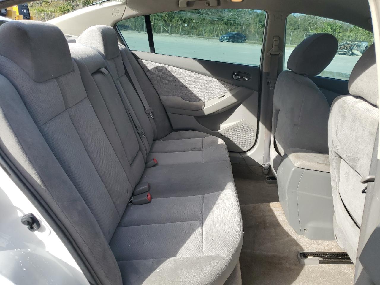2009 Nissan Altima - Image 10
