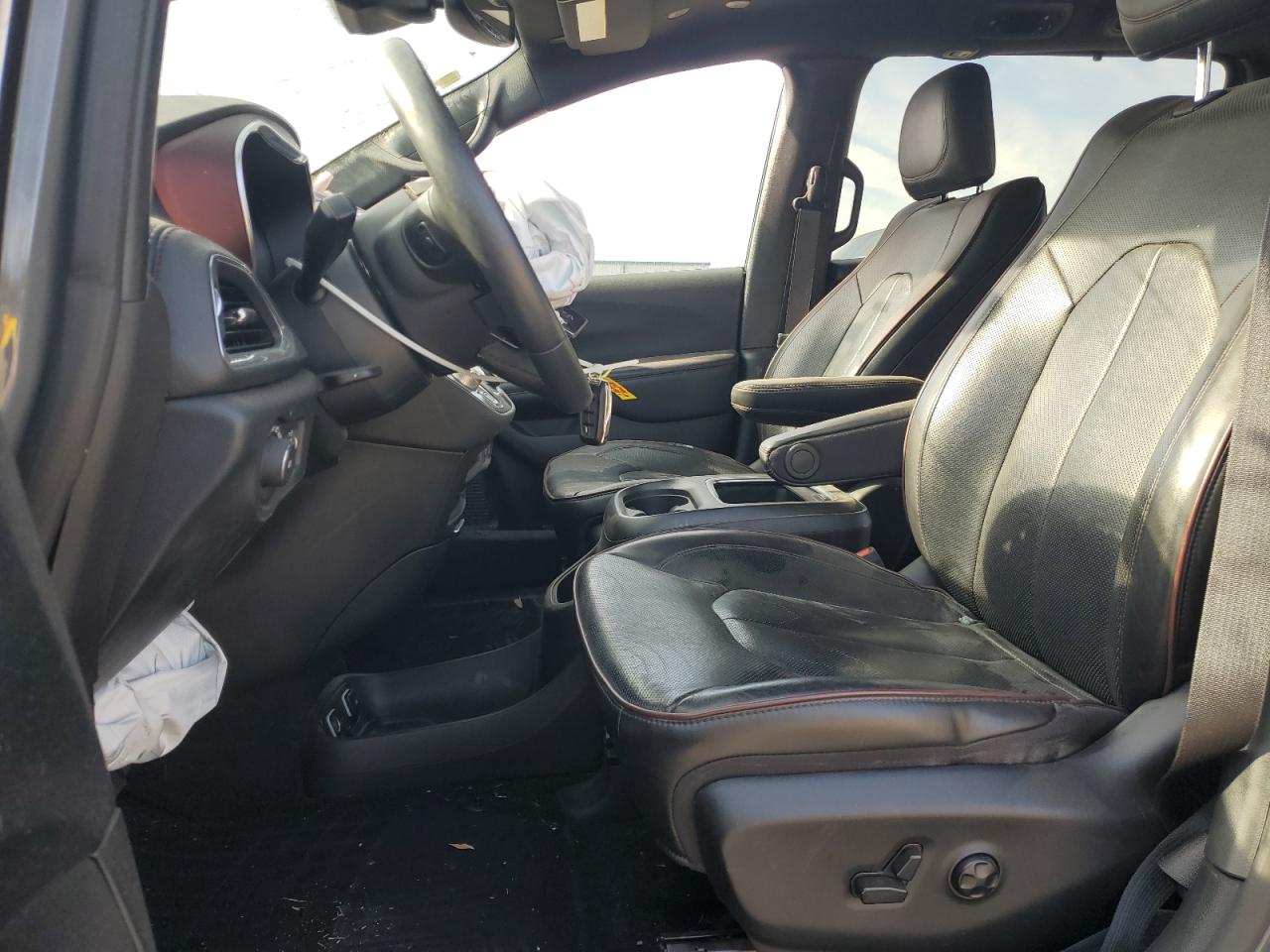 2020 Chrysler Pacifica - Image 7