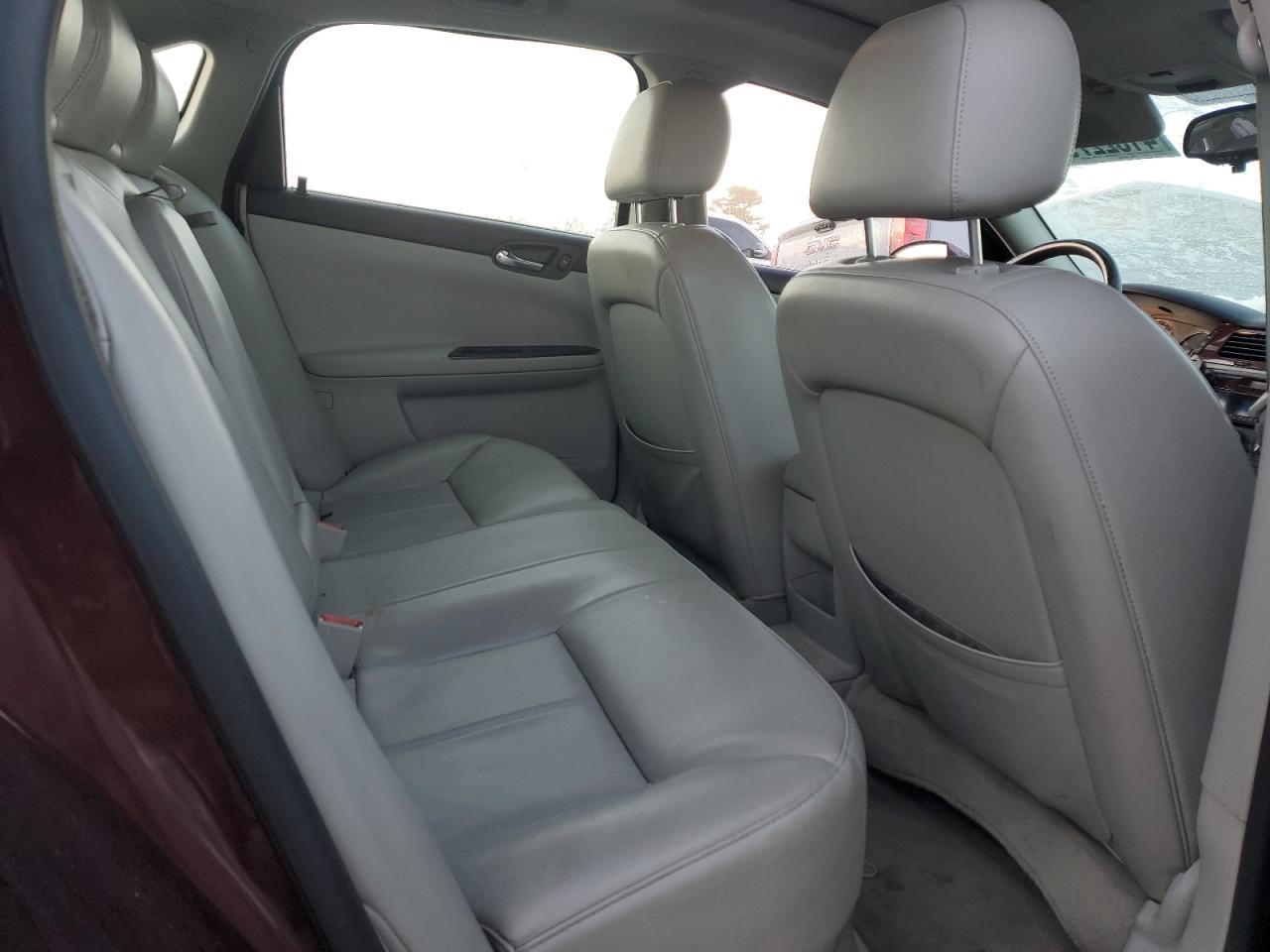 2007 Chevrolet Impala - Image 10