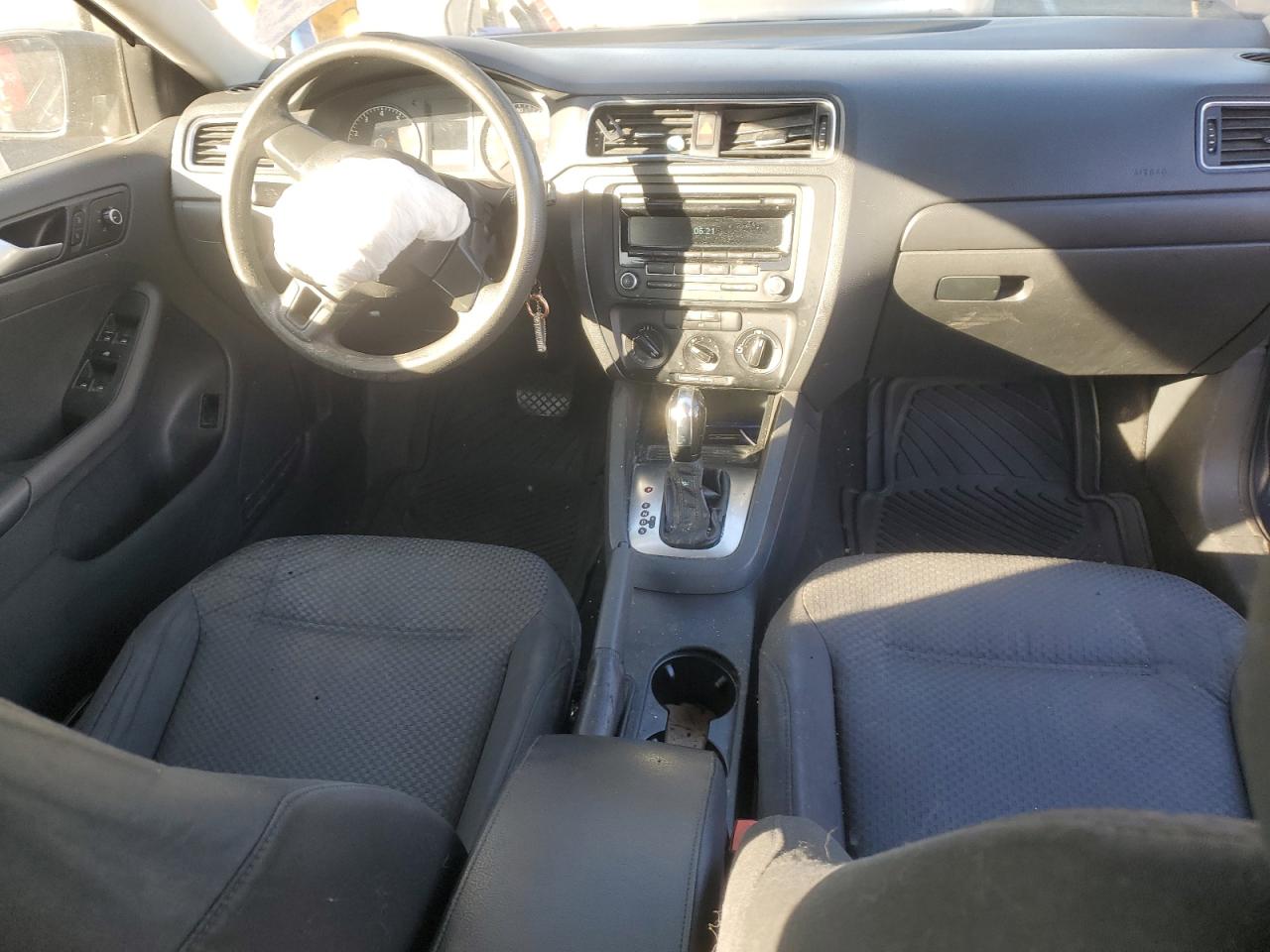 2014 Volkswagen Jetta - Image 8