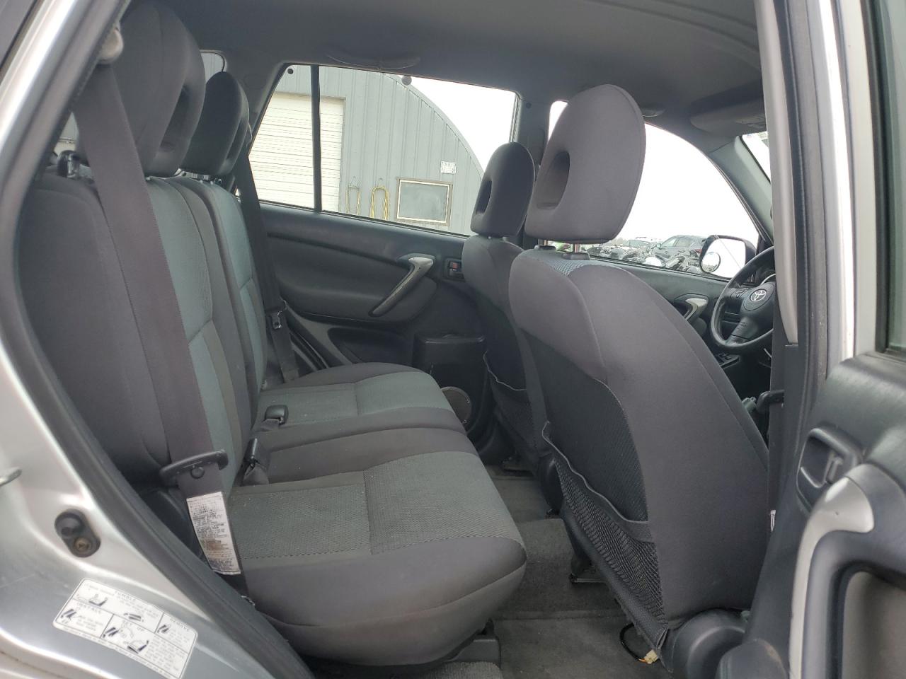 2004 Toyota RAV 4 - Image 11