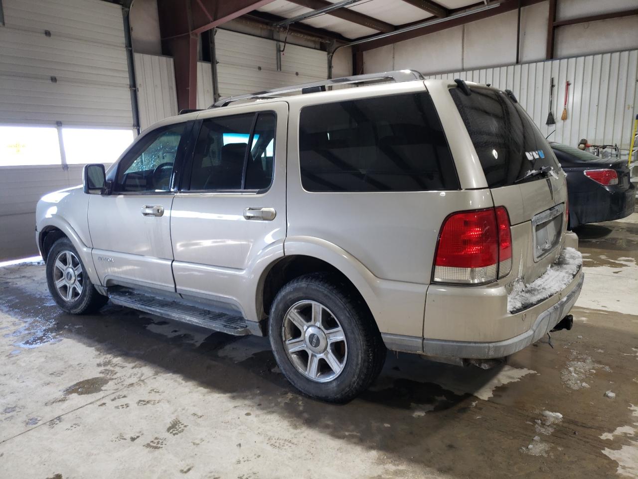 2005 Lincoln Aviator - Image 2
