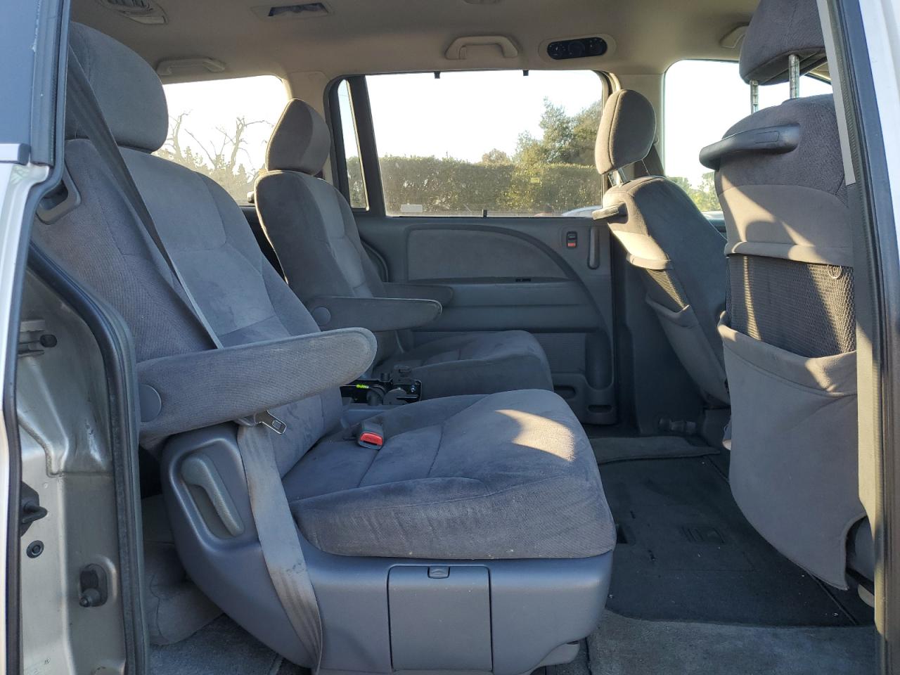 2005 Honda Odyssey - Image 12