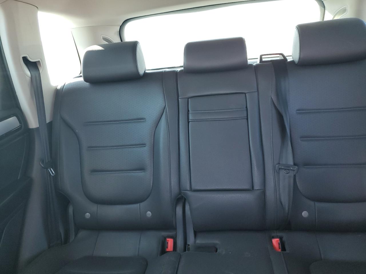 2014 Volkswagen Touareg - Image 10