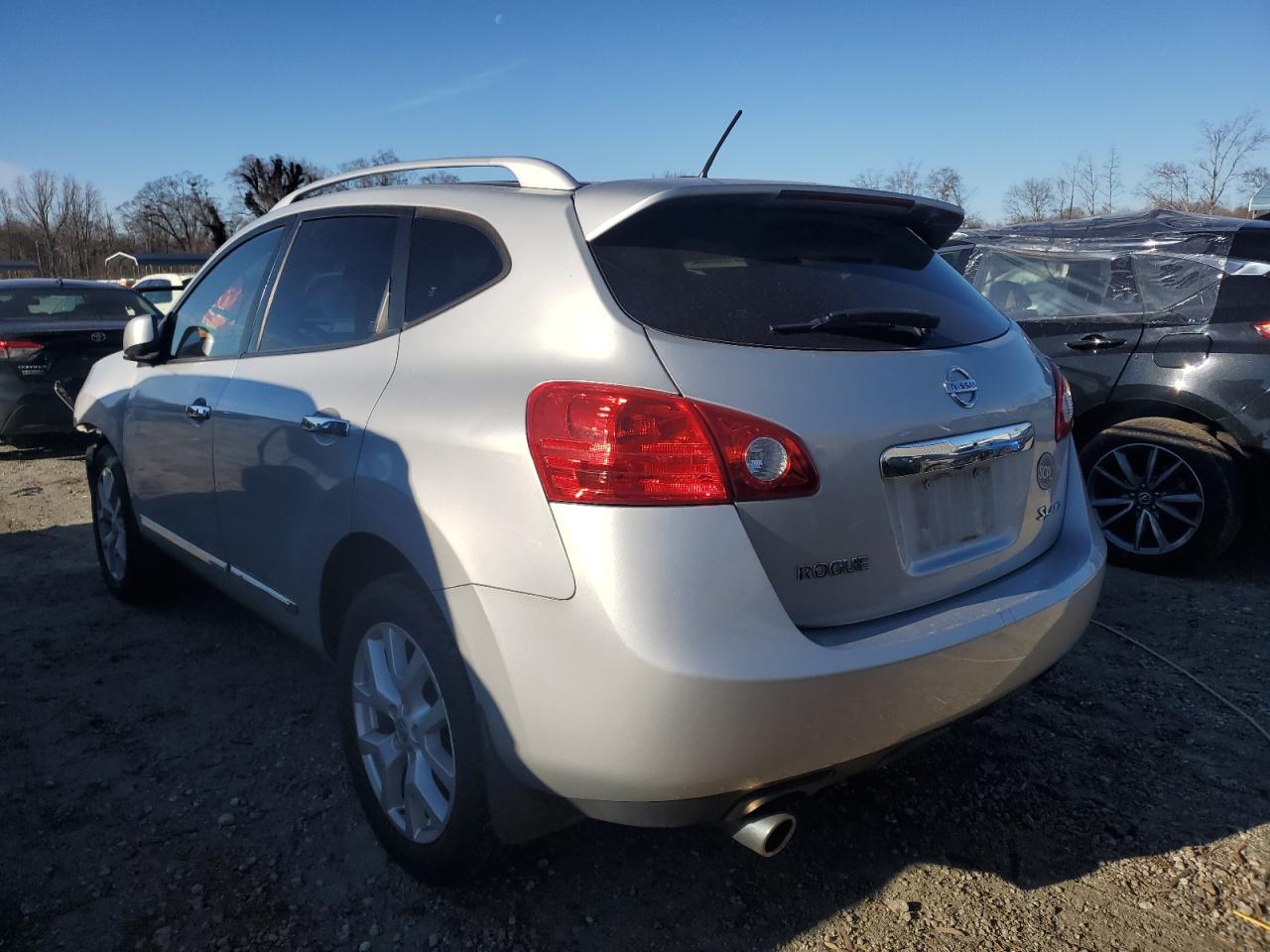 2013 Nissan Rogue - Image 2