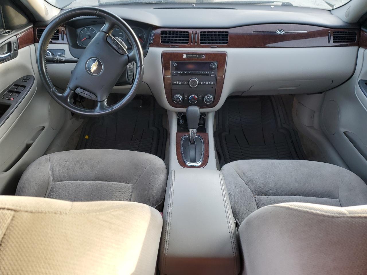 2011 Chevrolet Impala - Image 8