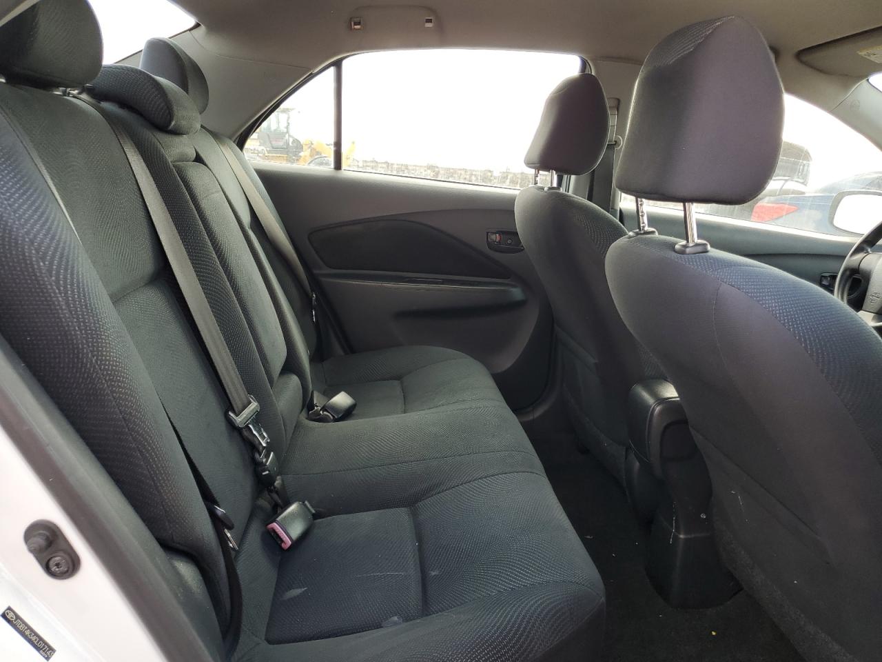 2012 Toyota Yaris - Image 10