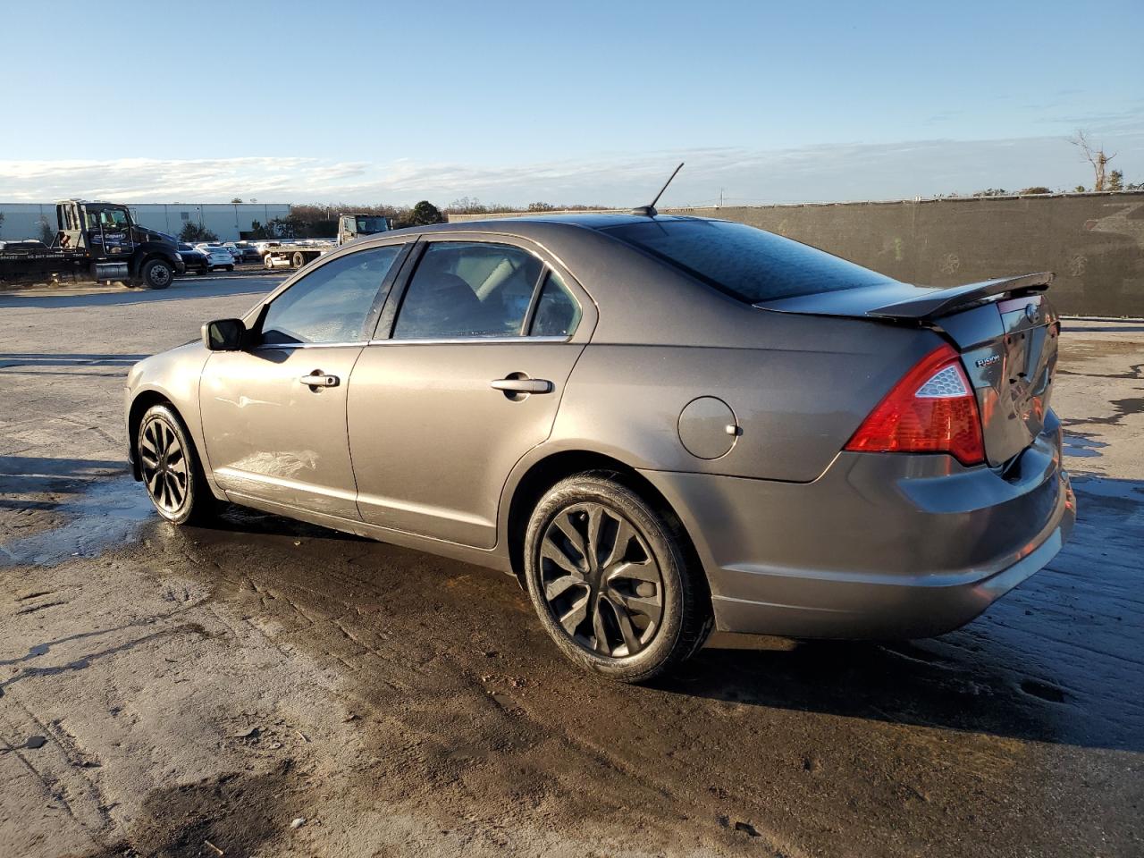 2010 Ford Fusion - Image 2
