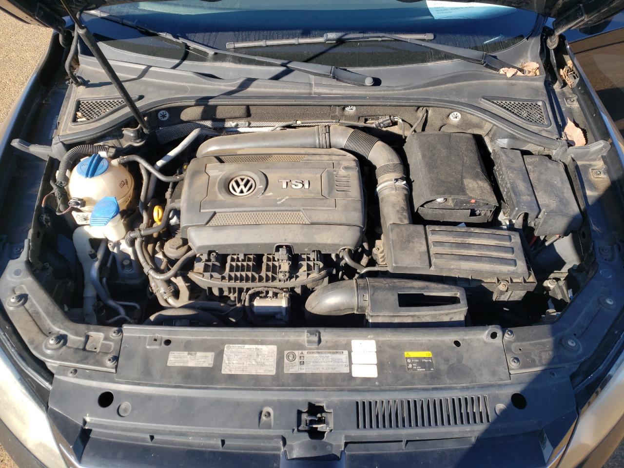 2015 Volkswagen Passat - Image 12