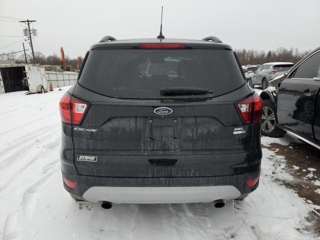  FORD ESCAPE 2019 Czarny