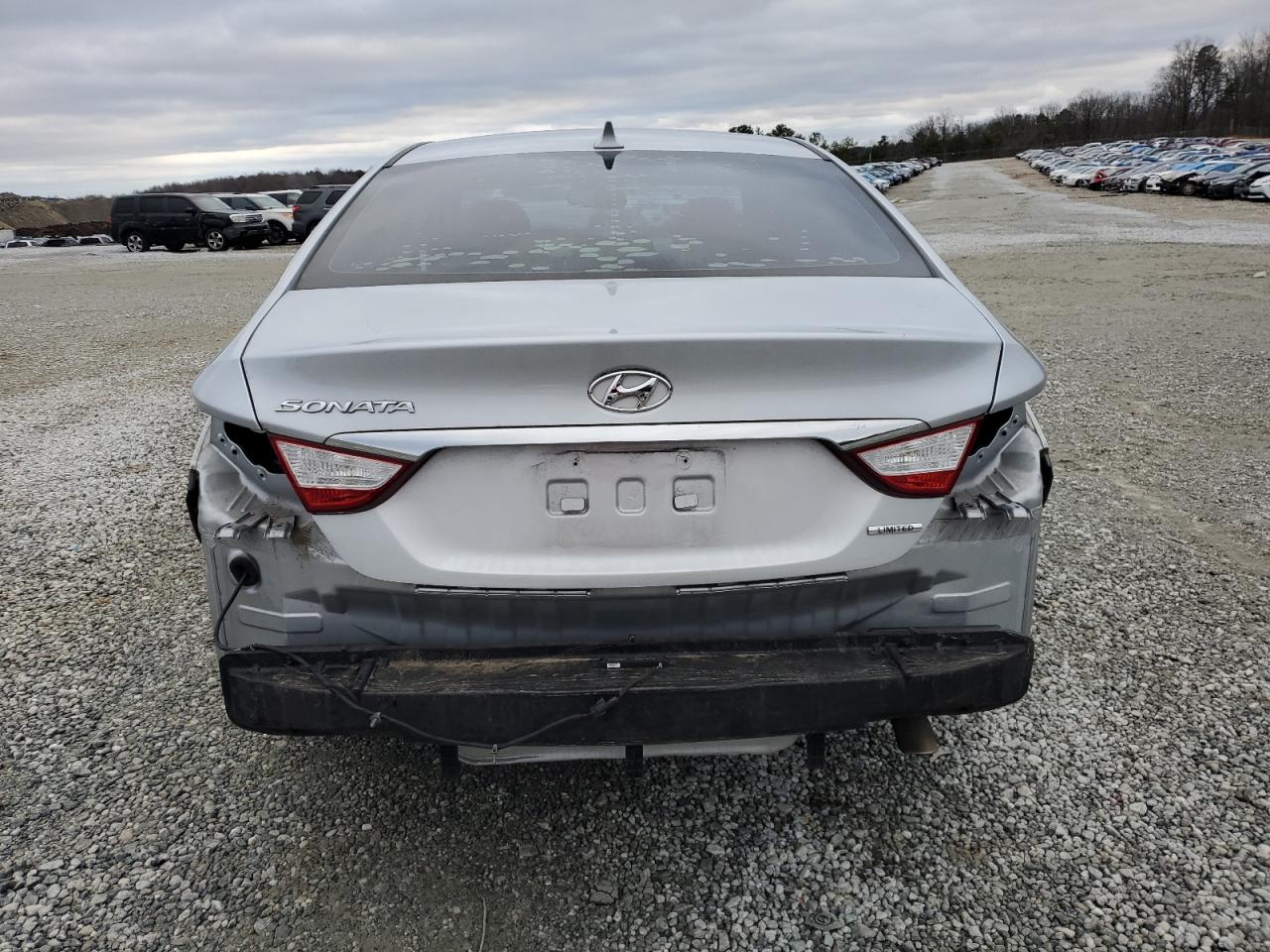 2011 Hyundai Sonata - Image 6