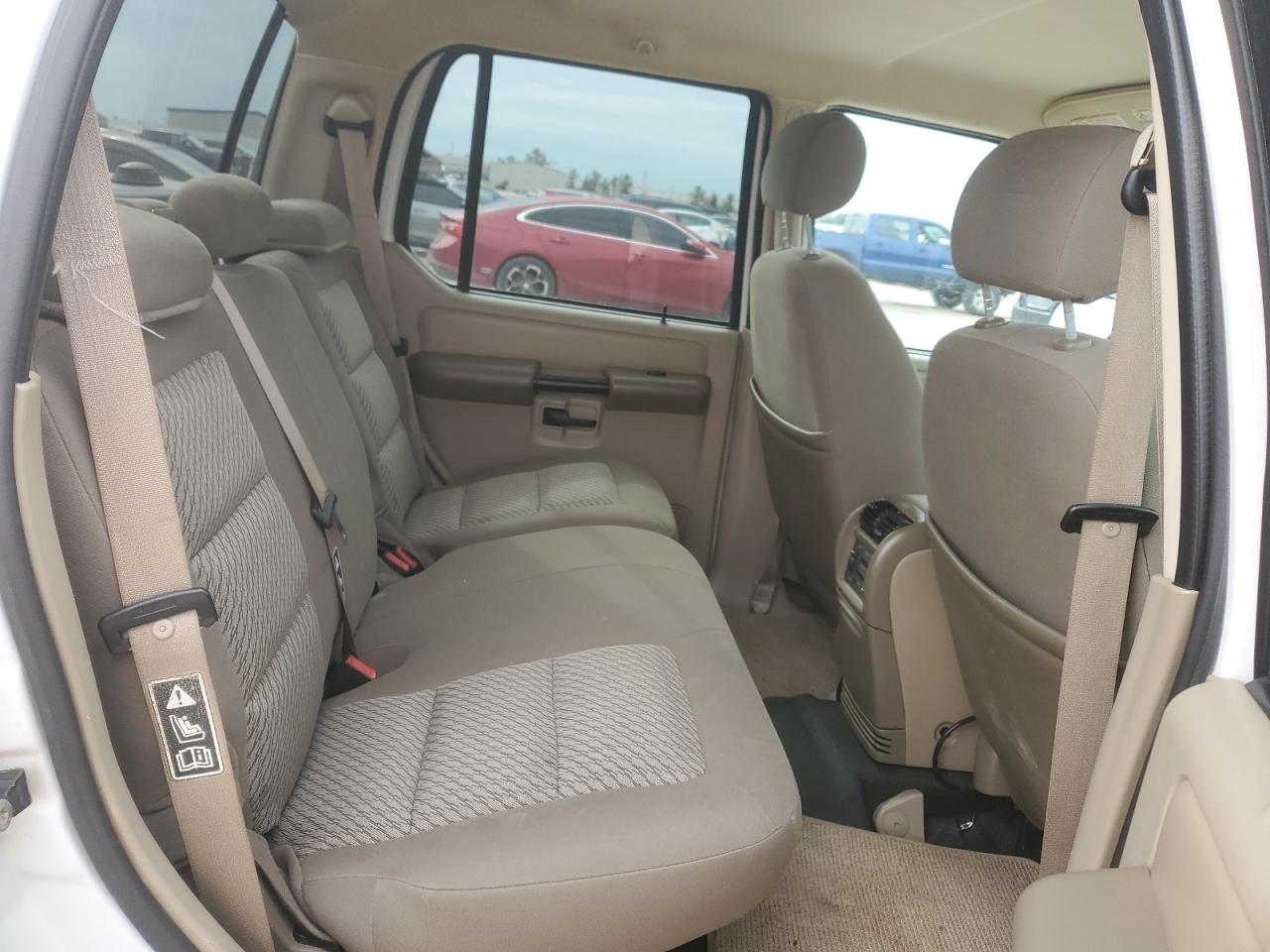 2003 Ford Explorer - Image 10