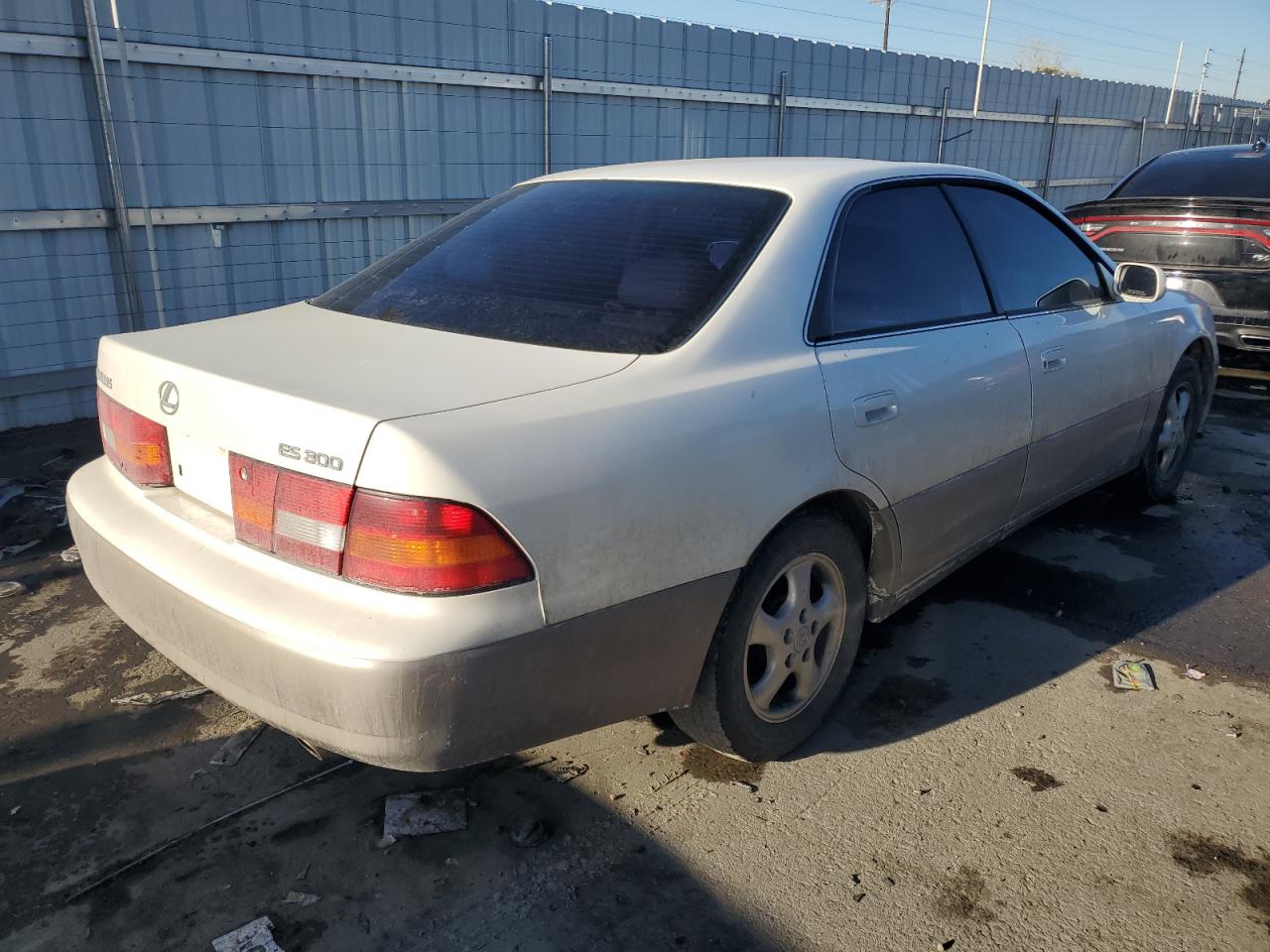 1997 Lexus ES - Image 3