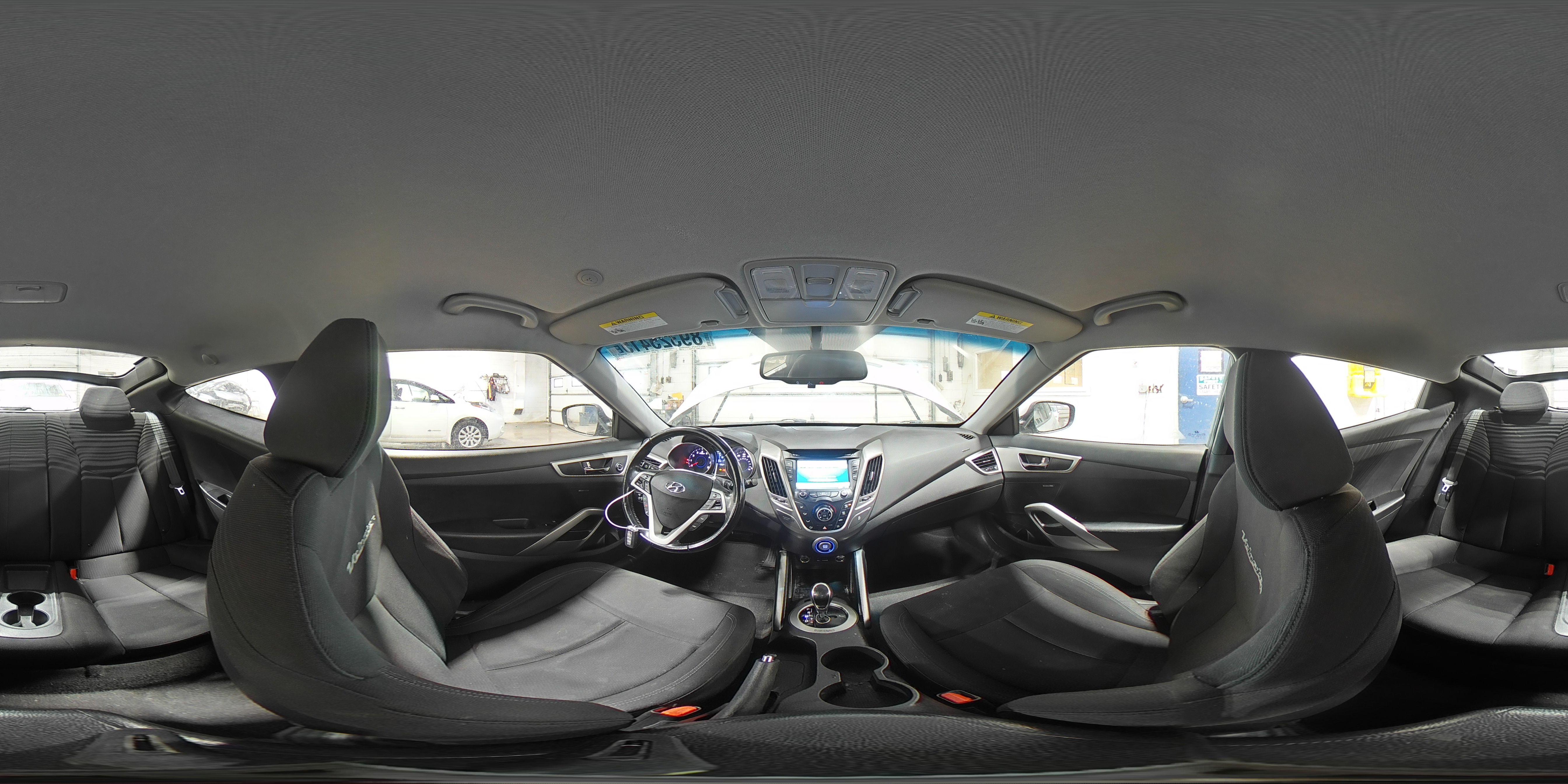 2013 Hyundai Veloster - Image 13