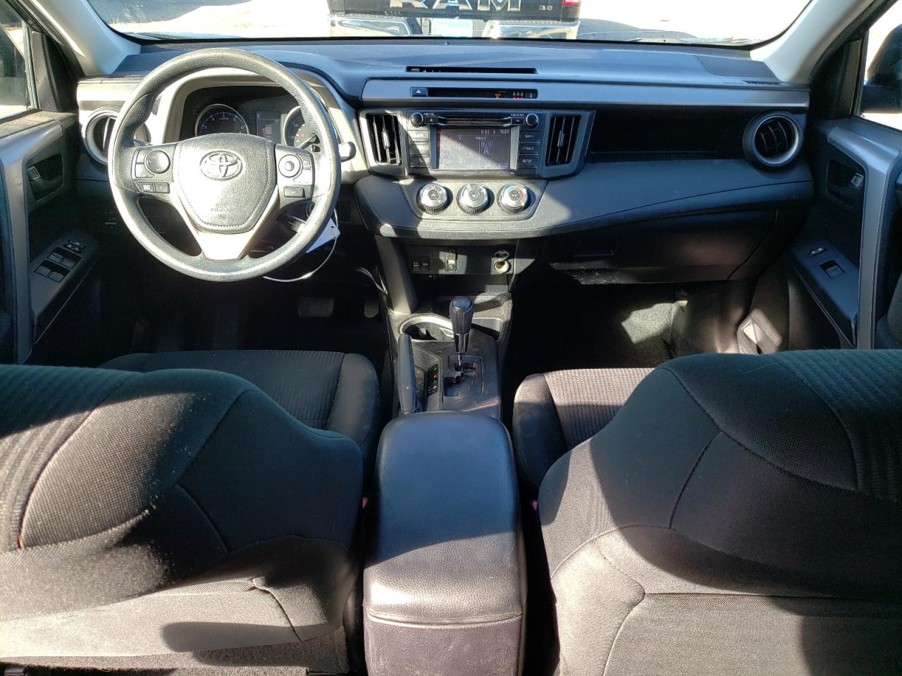 2018 Toyota RAV 4 - Image 8