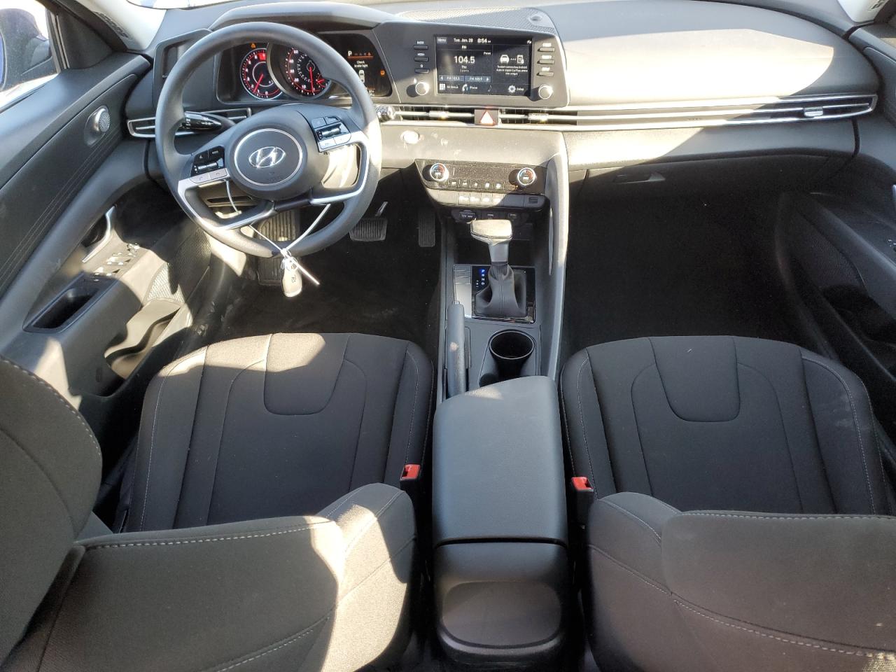 2023 Hyundai Elantra - Image 8