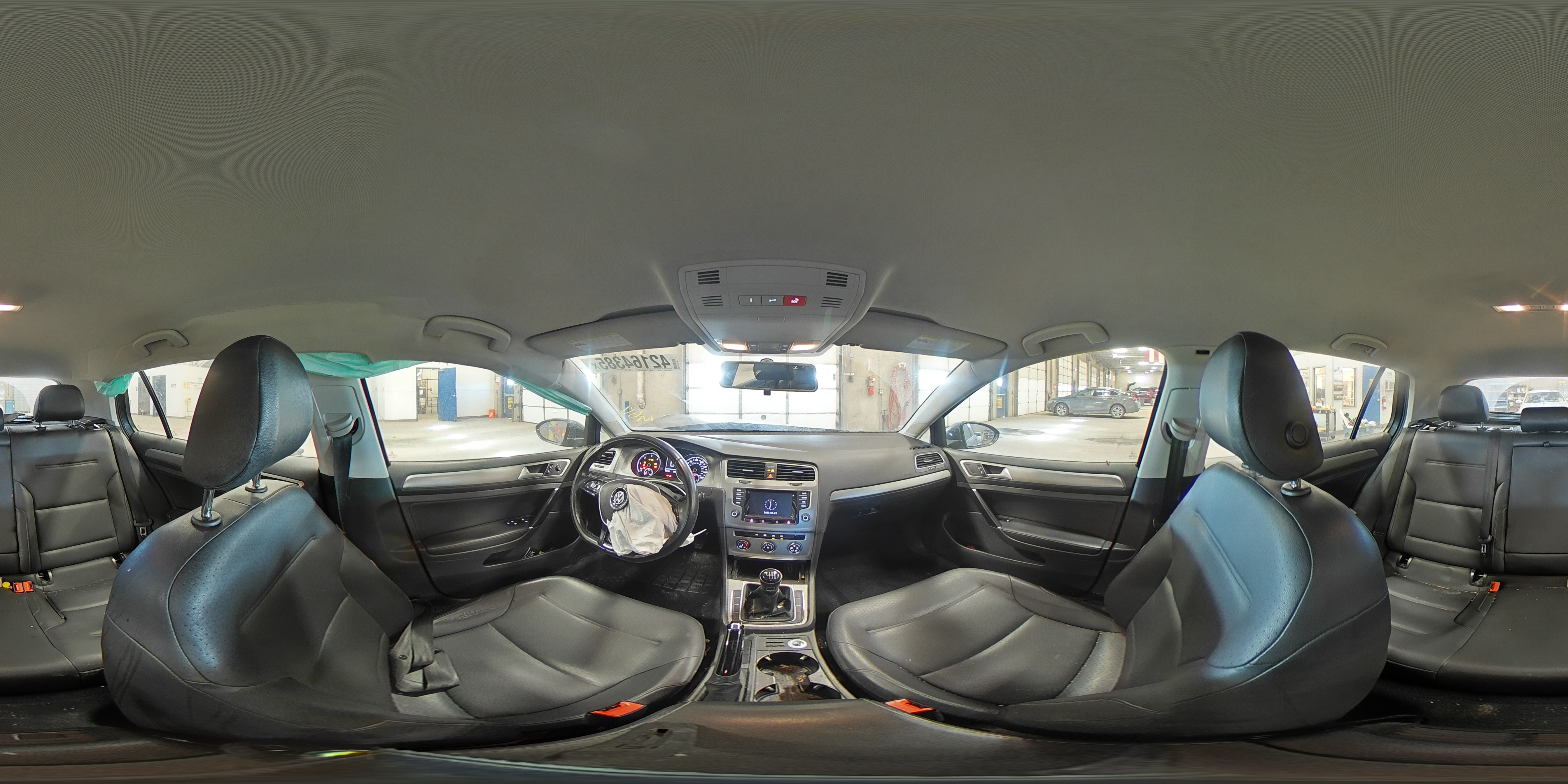 2015 Volkswagen Golf - Image 13