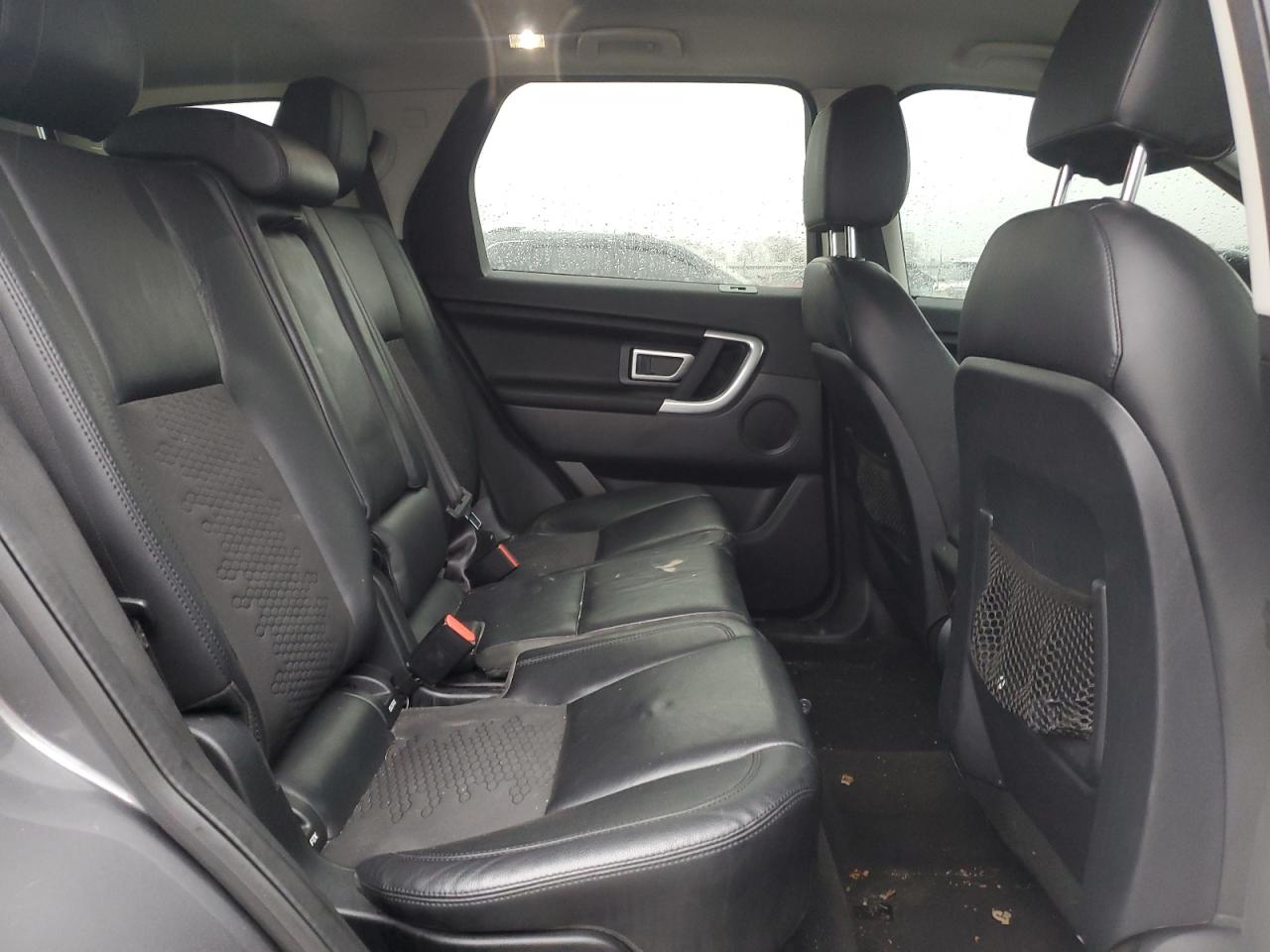 2016 Land Rover Discovery - Image 11