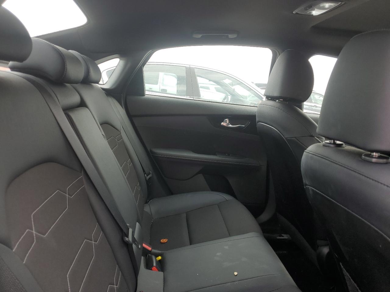 2023 Kia Forte - Image 10