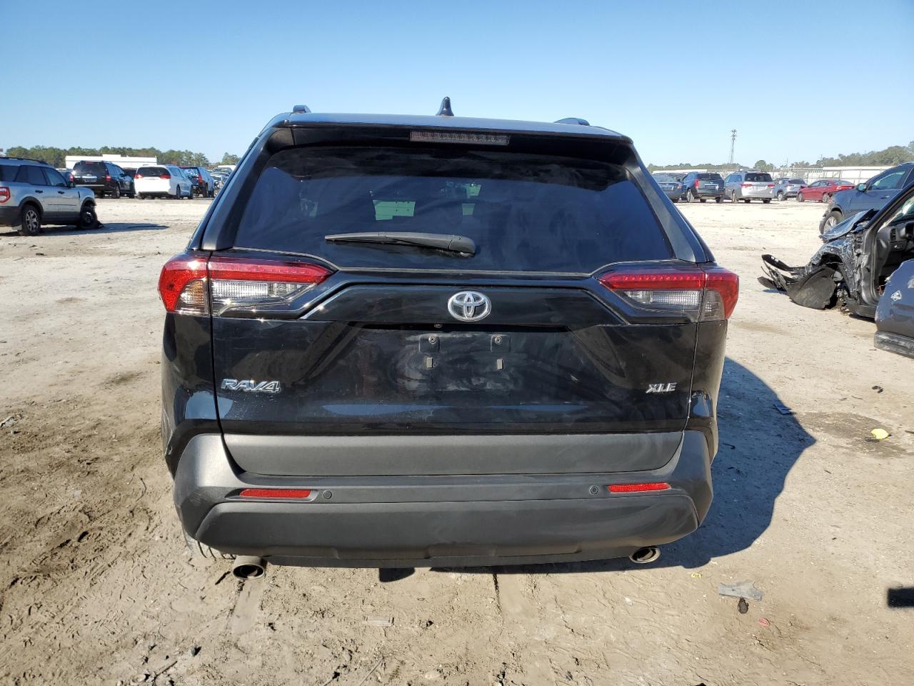 2022 Toyota RAV 4 - Image 6