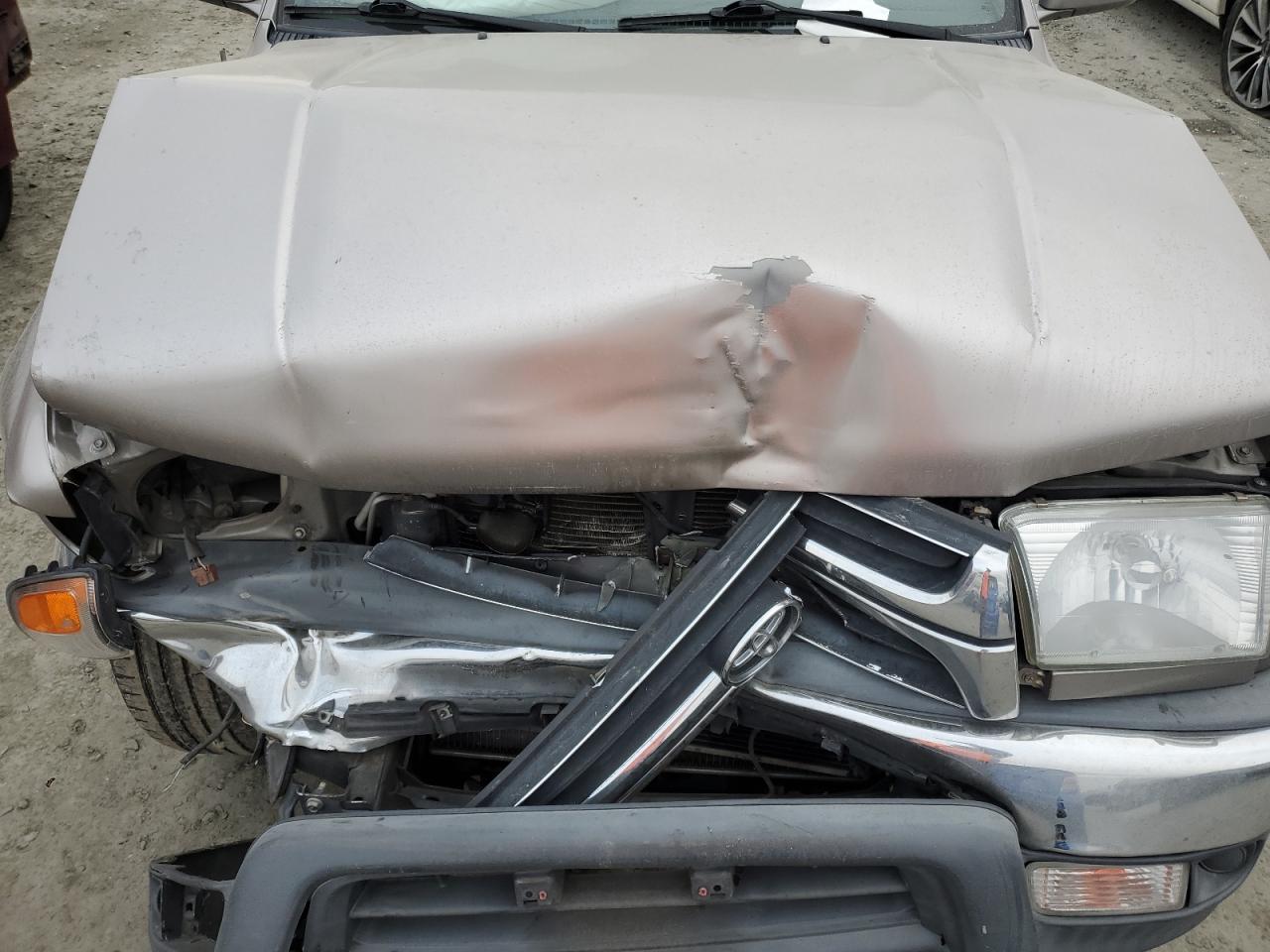 2001 Toyota 4Runner - Image 12