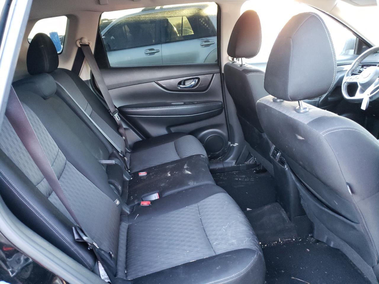 2019 Nissan Rogue - Image 11